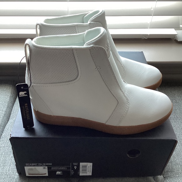 SOREL Out N About Wedge Bootie (Women) 9M - Picture 1 of 9